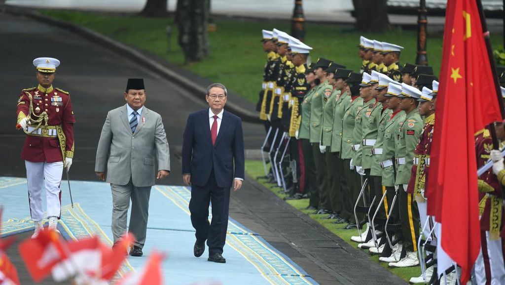 Diplomasi Hangat: PM China Bertemu Prabowo, Sampaikan Salam dari Presiden Xi Jinping